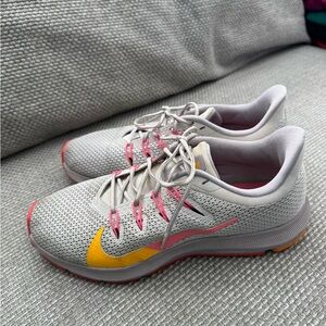 Nike Women's Gray and Yellow Sneakers